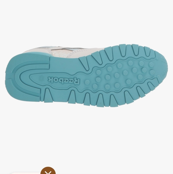 Girls Classic Leather Step 'n' Flash Shoes. New in box - Picture 10 of 10